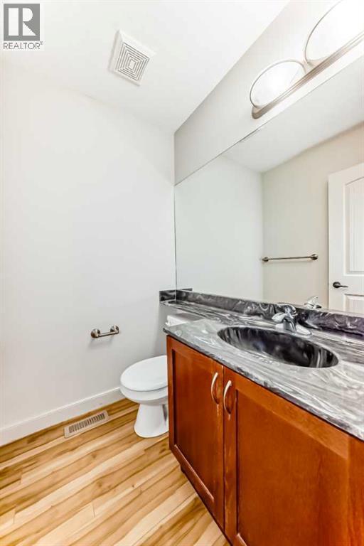 1156 Sherwood Boulevard Nw, Calgary, AB - Indoor Photo Showing Bathroom
