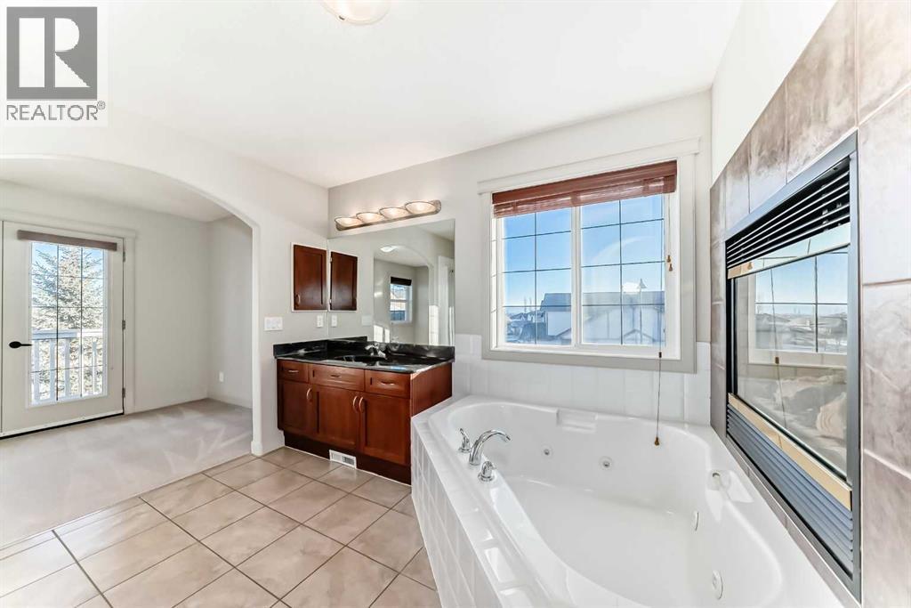 1156 Sherwood Boulevard Nw, Calgary, AB - Indoor