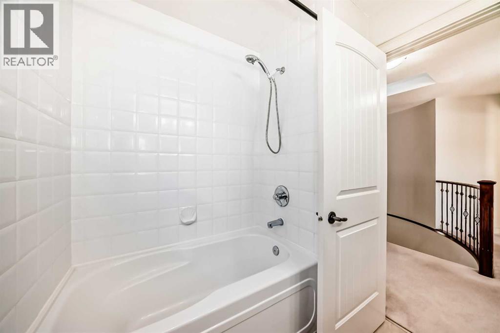 1156 Sherwood Boulevard Nw, Calgary, AB - Indoor Photo Showing Bathroom