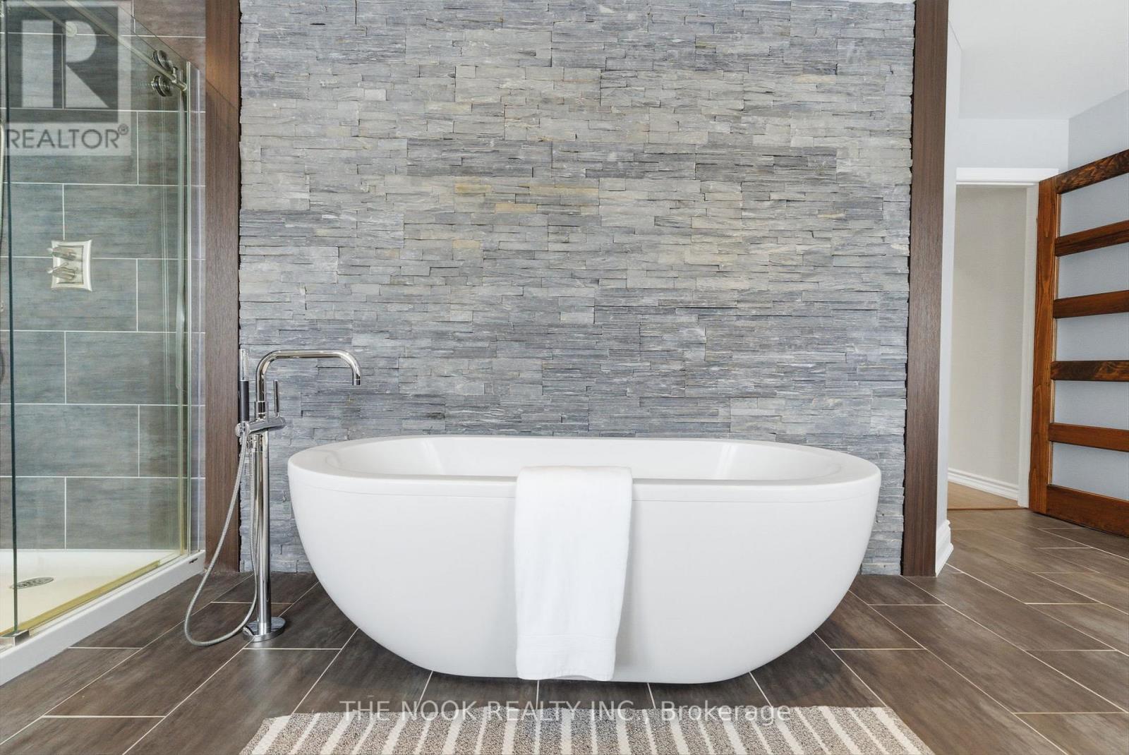 199 Samac Court, Oshawa (Samac), ON - Indoor Photo Showing Bathroom