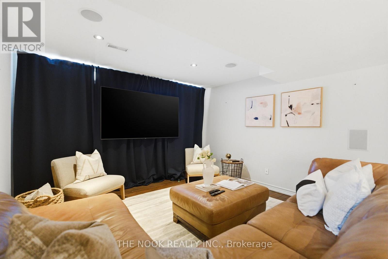 199 Samac Court, Oshawa (Samac), ON - Indoor Photo Showing Living Room