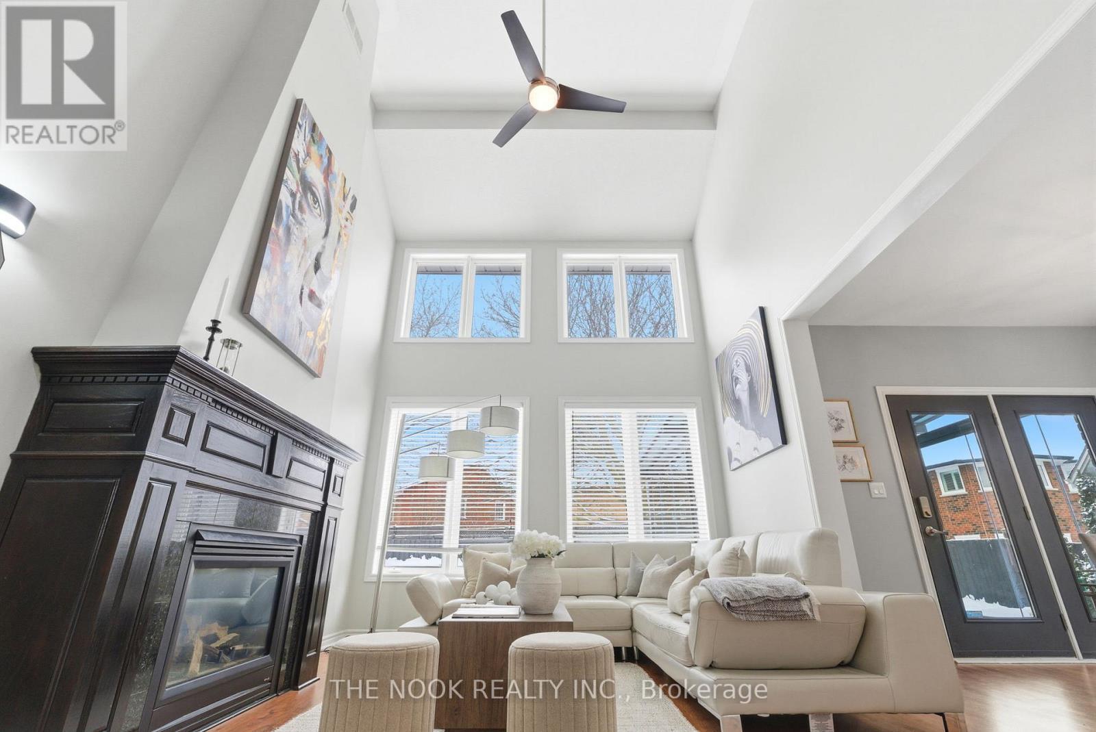 199 Samac Court, Oshawa (Samac), ON - Indoor Photo Showing Living Room With Fireplace