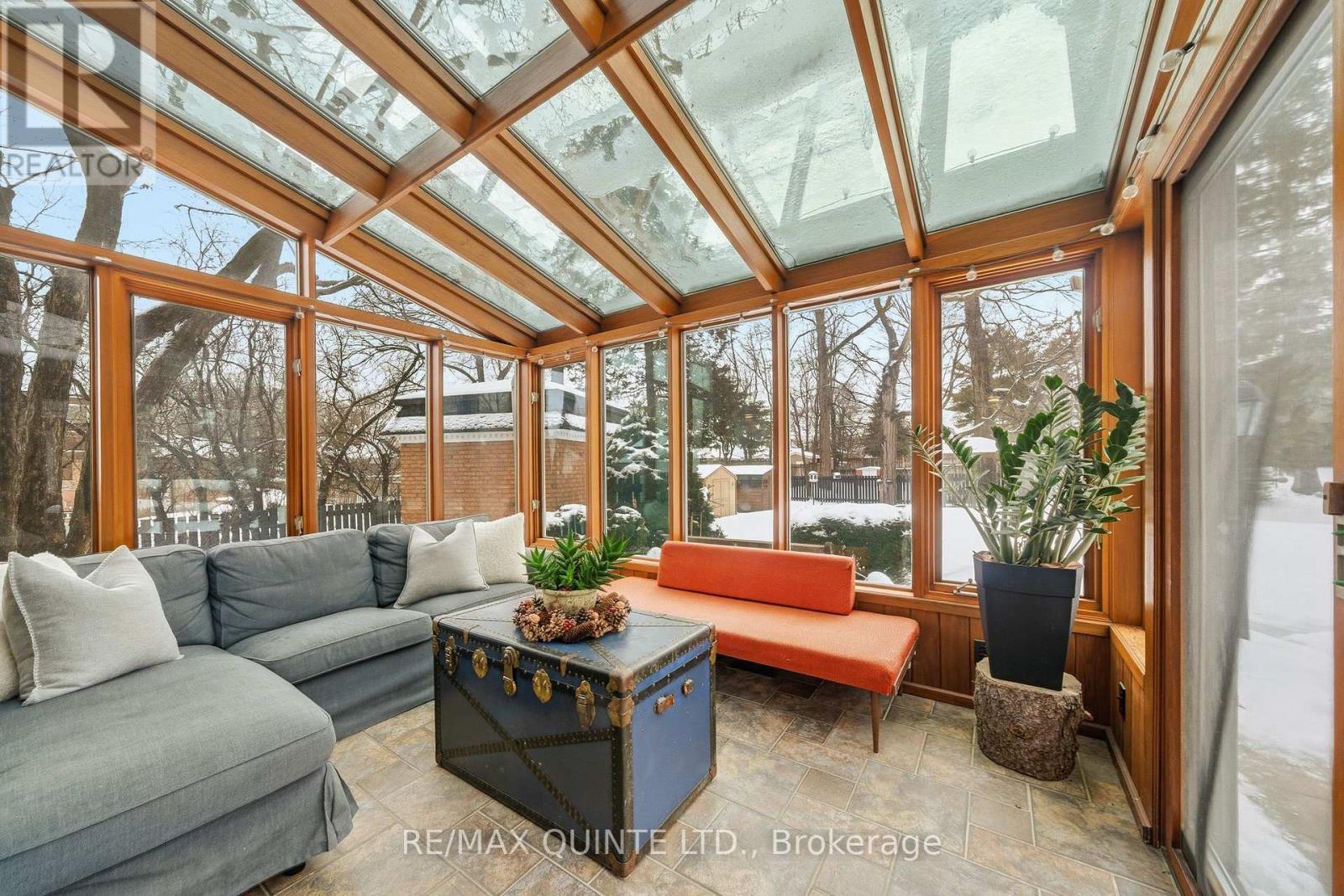 Lots of natural light. - 22 Forest Hill Crescent, Belleville (Belleville Ward), ON - Indoor Photo Showing Other Room