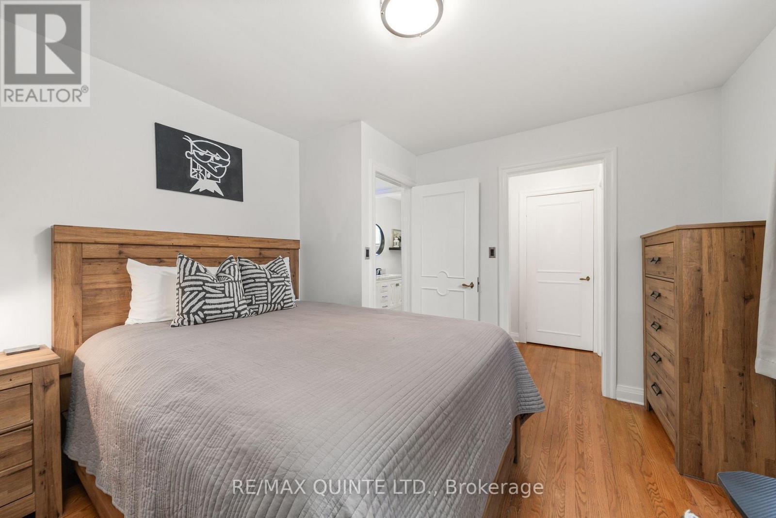 Third Bedroom, cedar closet. - 22 Forest Hill Crescent, Belleville (Belleville Ward), ON - Indoor Photo Showing Bedroom