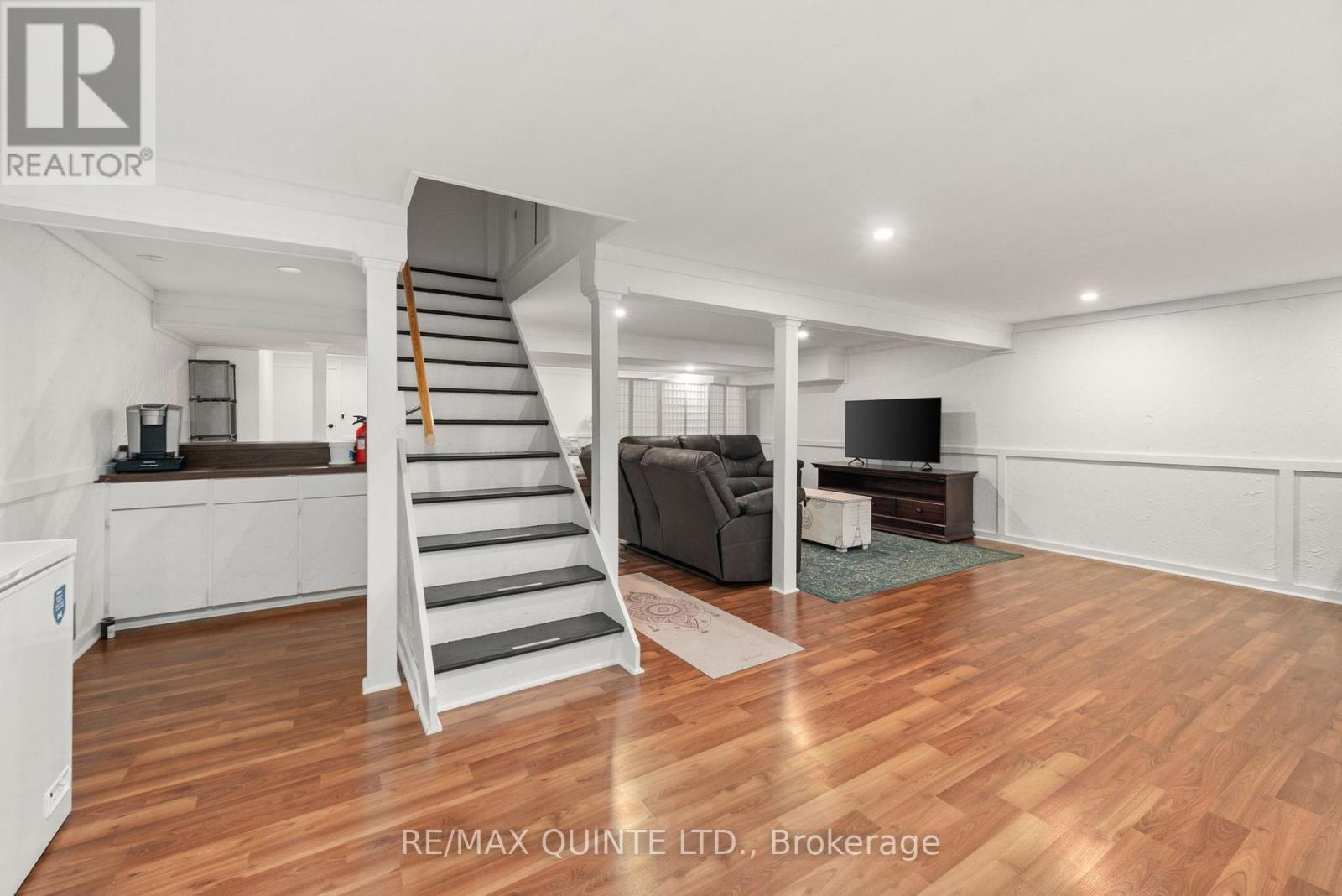 Lower level rec room over 700 sq. ft. - 22 Forest Hill Crescent, Belleville (Belleville Ward), ON - Indoor