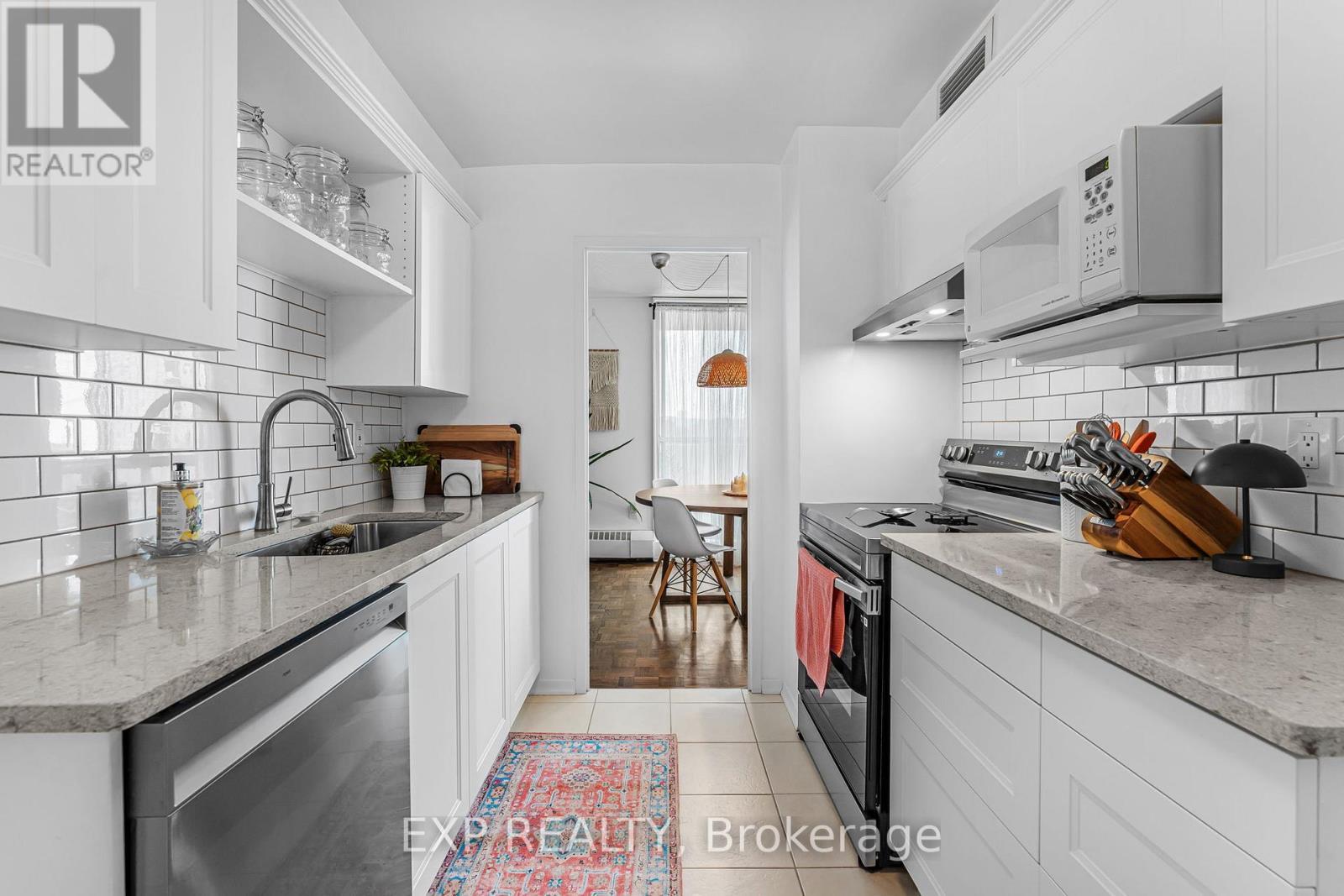 509 - 15 Towering Heights Boulevard, St. Catharines (Glendale/Glenridge), ON - Indoor Photo Showing Kitchen