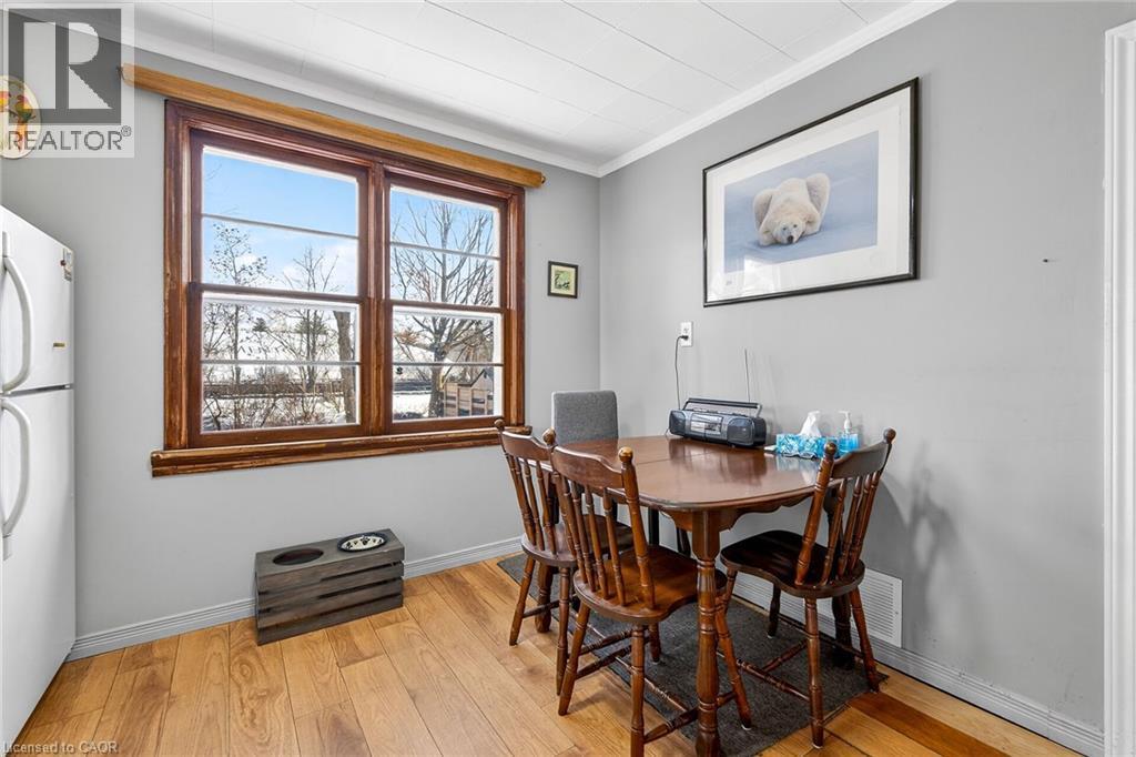 212 Troy Street, Mississauga, ON - Indoor Photo Showing Dining Room