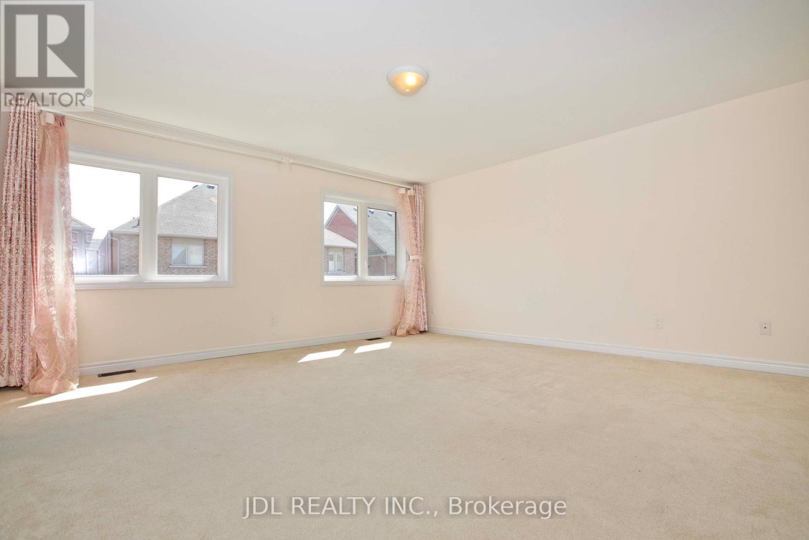 21 Wozniak Crescent, Markham, ON - Indoor Photo Showing Other Room