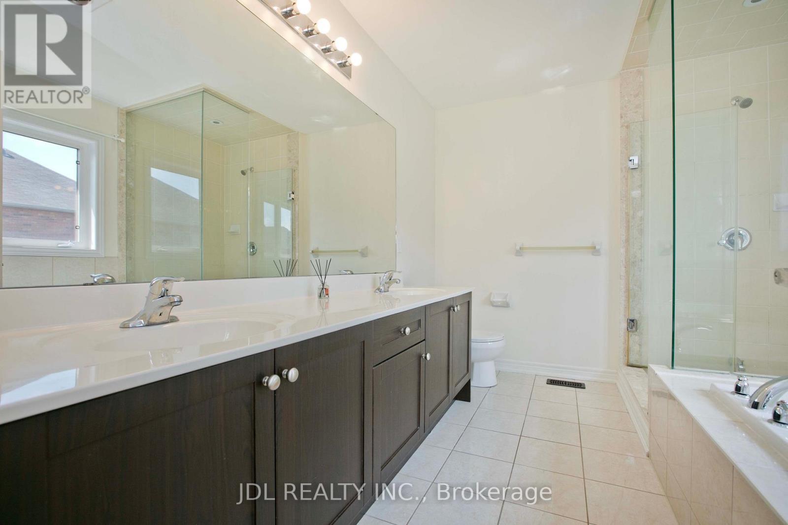 21 Wozniak Crescent, Markham, ON - Indoor Photo Showing Bathroom