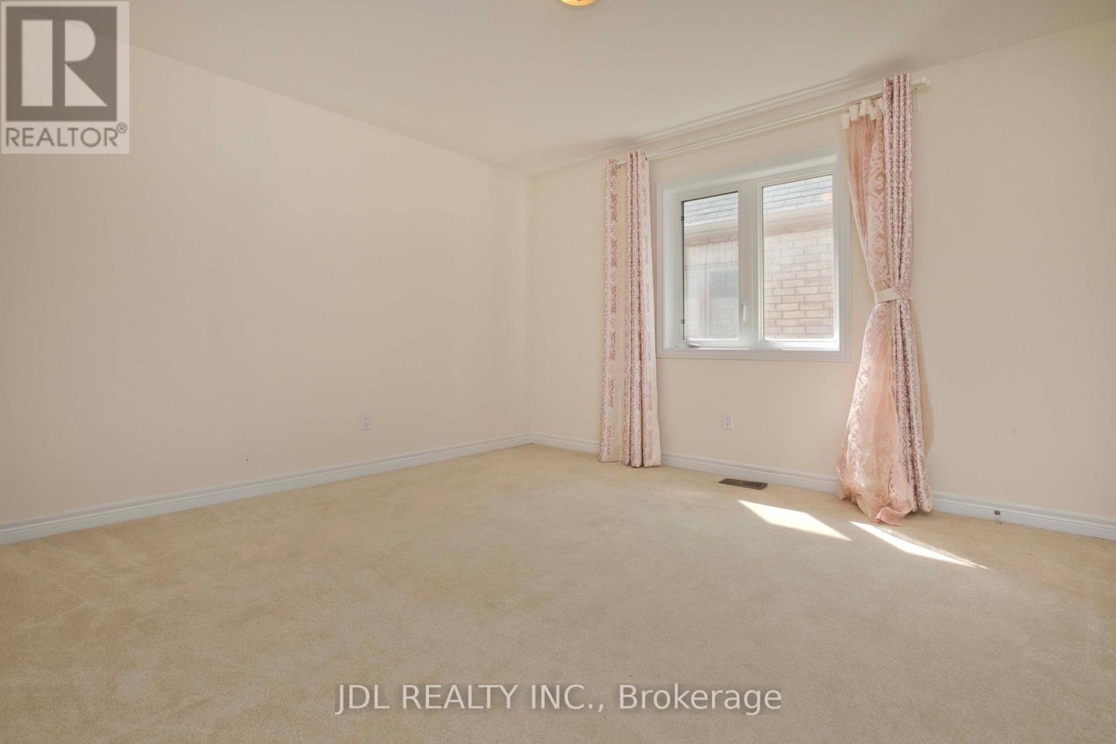 21 Wozniak Crescent, Markham, ON - Indoor Photo Showing Other Room