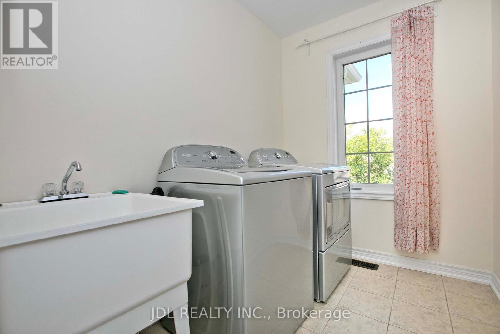 21 Wozniak Crescent, Markham, ON - Indoor Photo Showing Laundry Room
