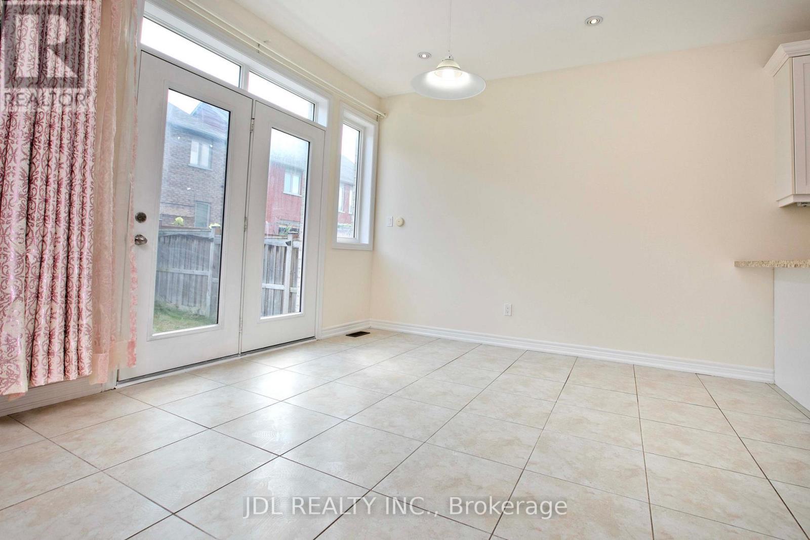 21 Wozniak Crescent, Markham, ON - Indoor Photo Showing Other Room