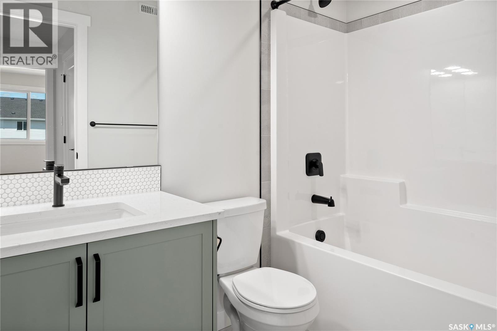 7772 Mapleford Boulevard, Regina, SK - Indoor Photo Showing Bathroom