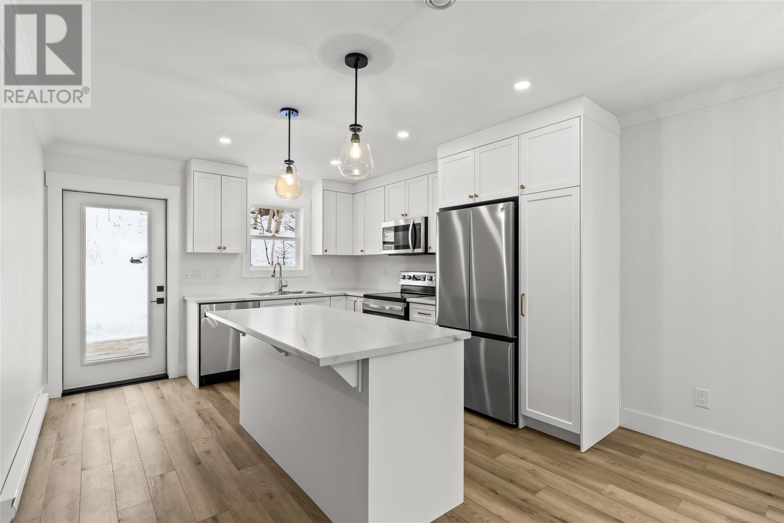 25 Cliffside Avenue, Conception Bay South, NL - Indoor Photo Showing Kitchen With Stainless Steel Kitchen With Upgraded Kitchen