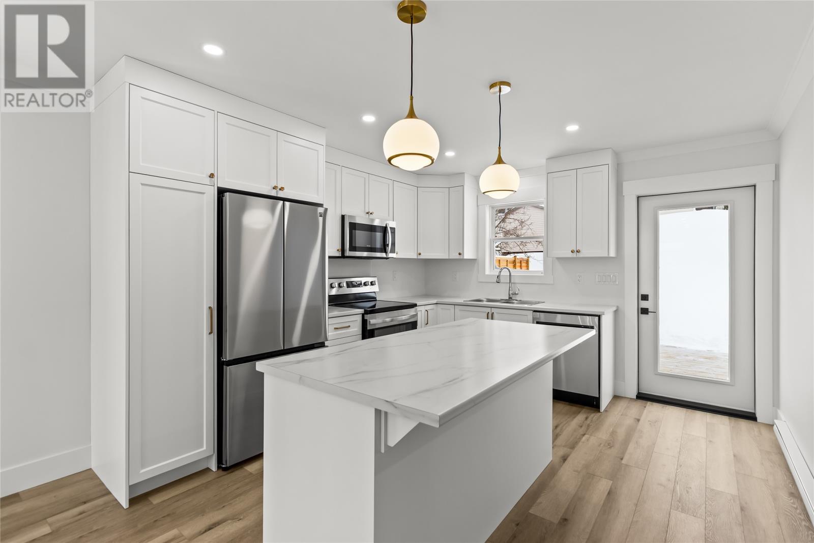 25 Cliffside Avenue, Conception Bay South, NL - Indoor Photo Showing Kitchen With Stainless Steel Kitchen With Upgraded Kitchen