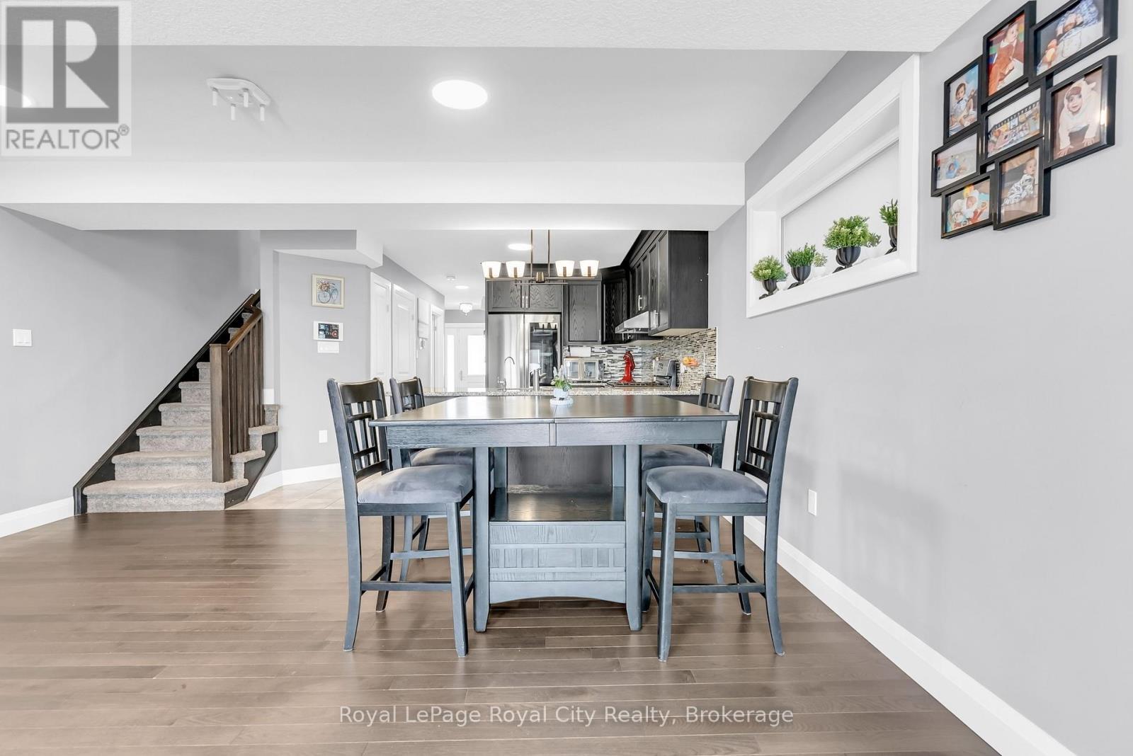 181 Halls Drive, Centre Wellington (Elora/Salem), ON - Indoor Photo Showing Dining Room