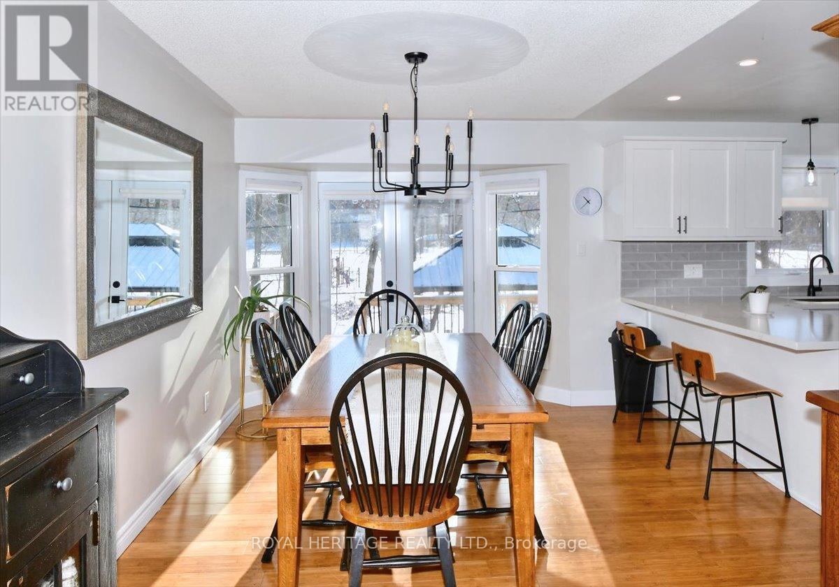 731 Peterborough Avenue, Selwyn, ON - Indoor Photo Showing Dining Room