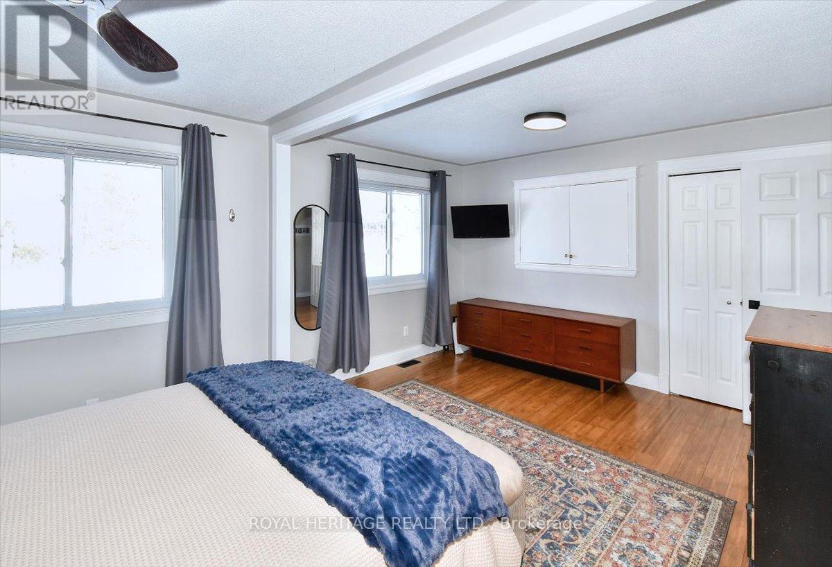 731 Peterborough Avenue, Selwyn, ON - Indoor Photo Showing Bedroom
