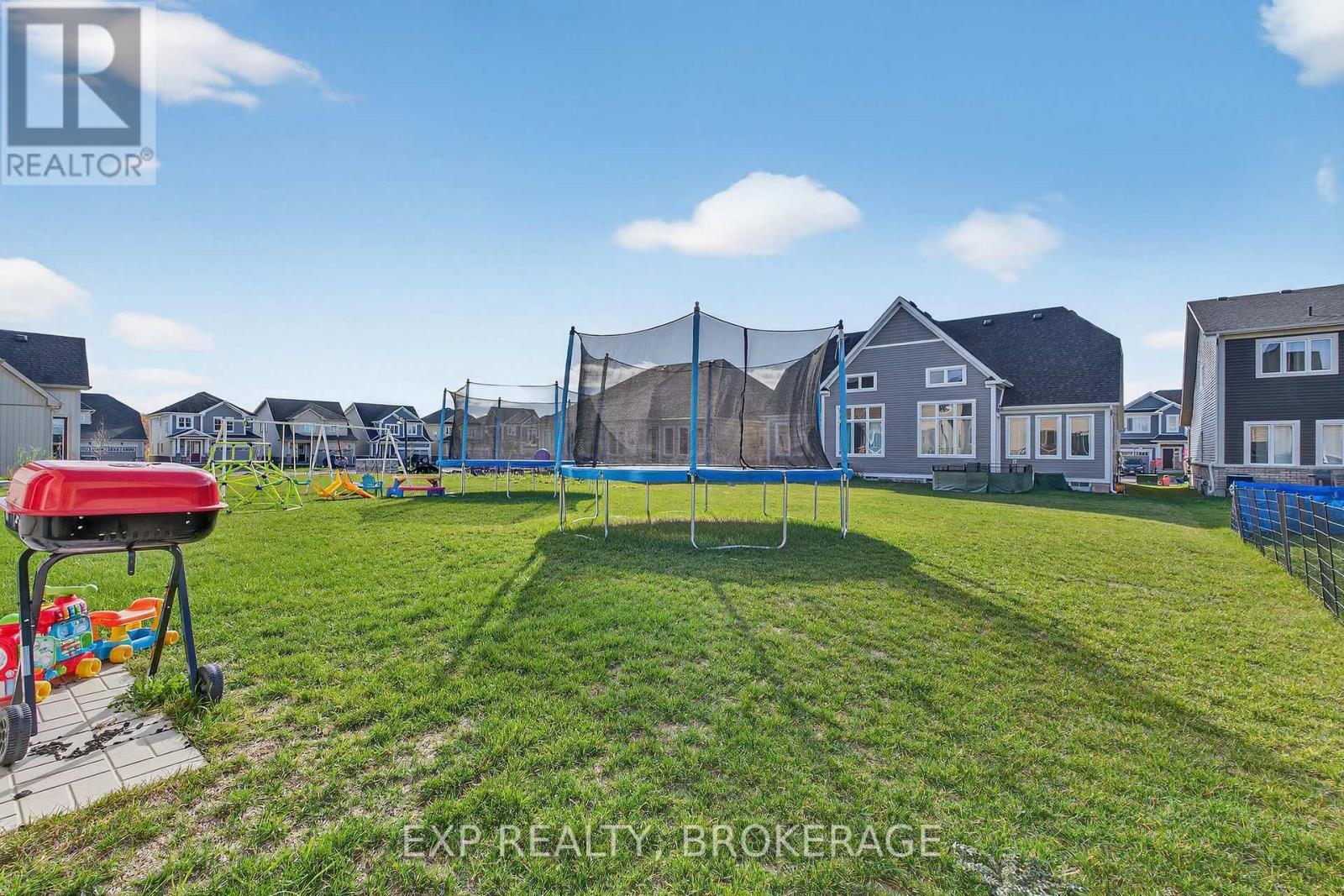 73 Oakmont Drive, Loyalist (Bath), ON - Outdoor