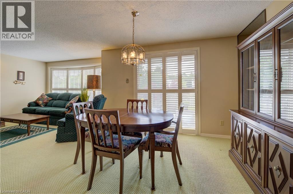 493 Beechwood Drive Unit# 4, Waterloo, ON - Indoor Photo Showing Dining Room