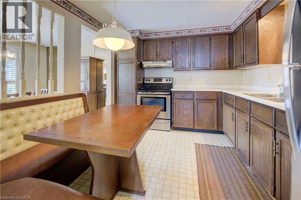 493 Beechwood Drive Unit# 4, Waterloo, ON - Indoor Photo Showing Kitchen
