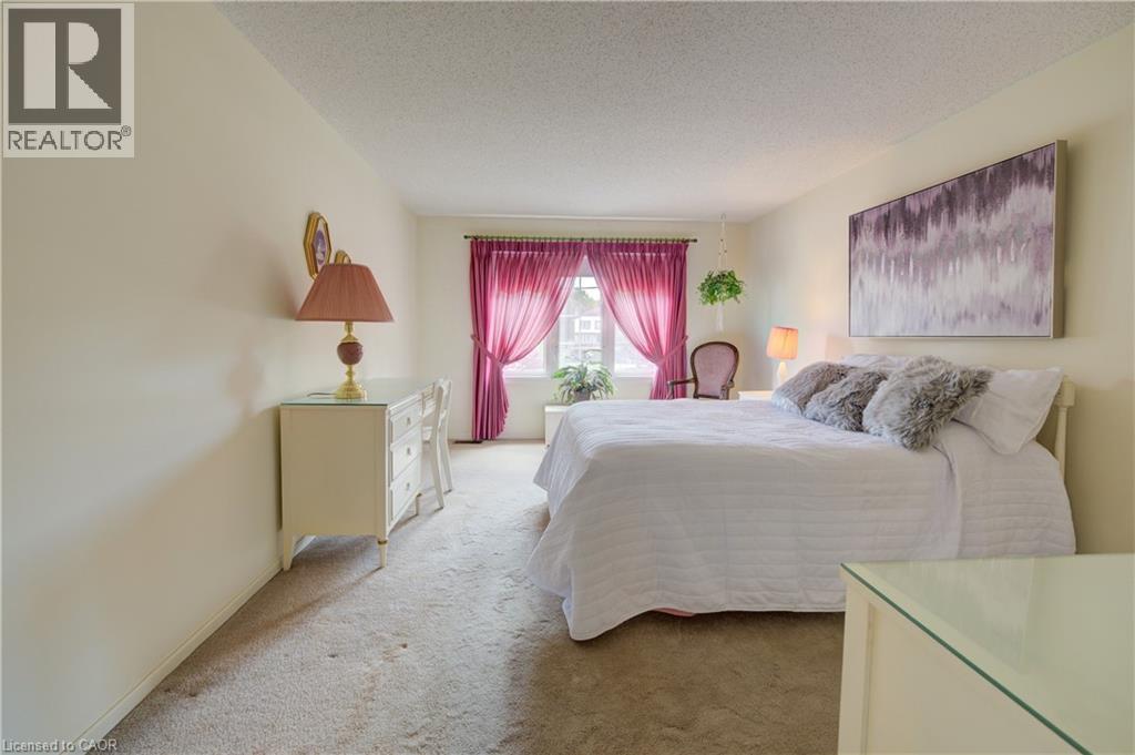 493 Beechwood Drive Unit# 4, Waterloo, ON - Indoor Photo Showing Bedroom