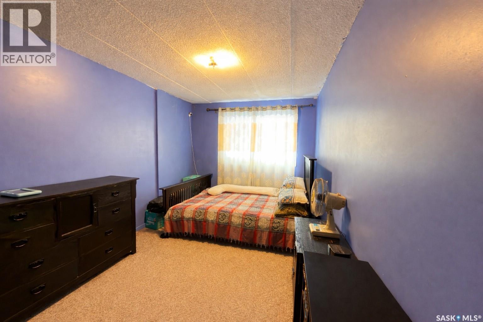 8 2620 5Th Avenue N, Regina, SK - Indoor Photo Showing Bedroom