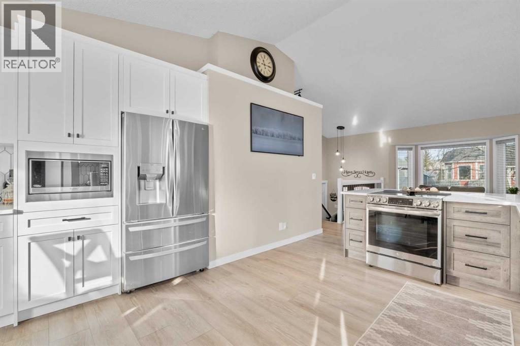 6 Easterbrook Place Se, Airdrie, AB - Indoor Photo Showing Kitchen
