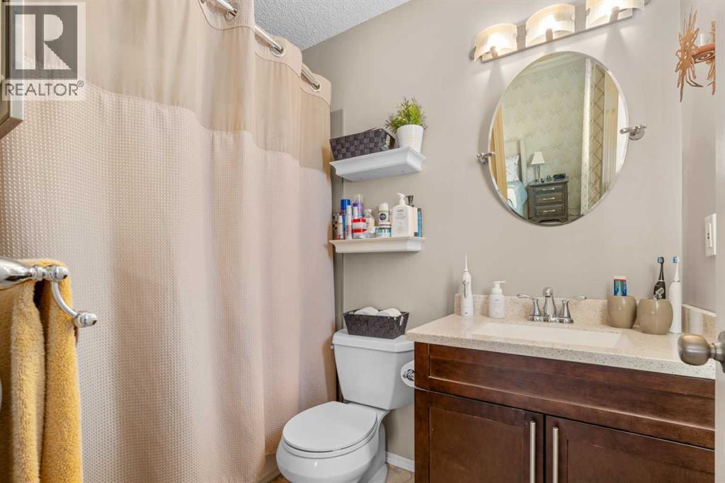 Ensuite Bathroom - 6 Easterbrook Place Se, Airdrie, AB - Indoor Photo Showing Bathroom