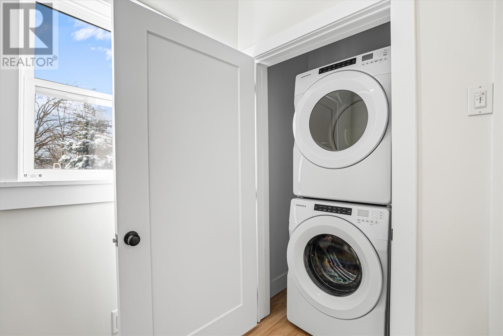 9 Stephen Place, St. John'S, NL - Indoor Photo Showing Laundry Room