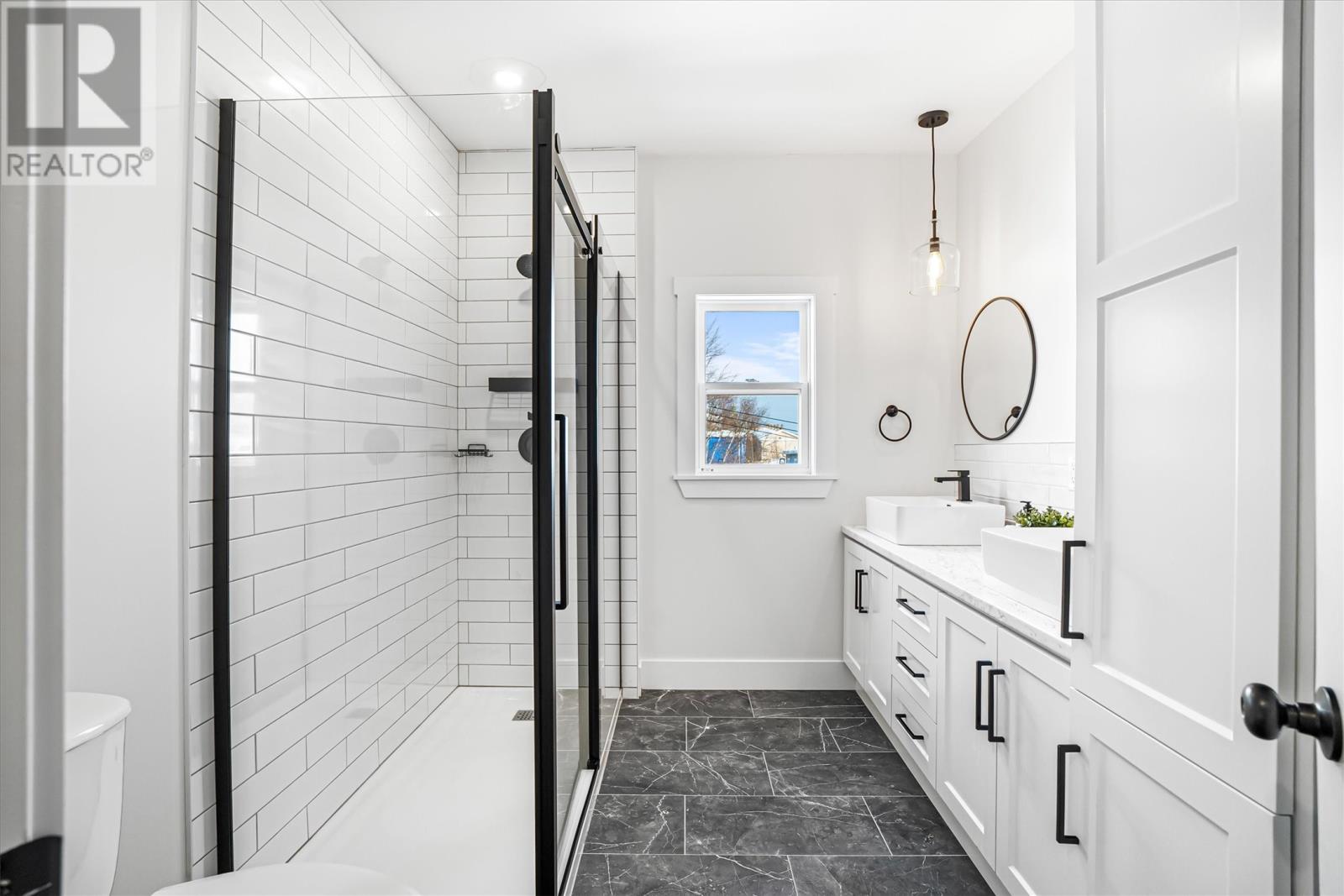 9 Stephen Place, St. John'S, NL - Indoor Photo Showing Bathroom