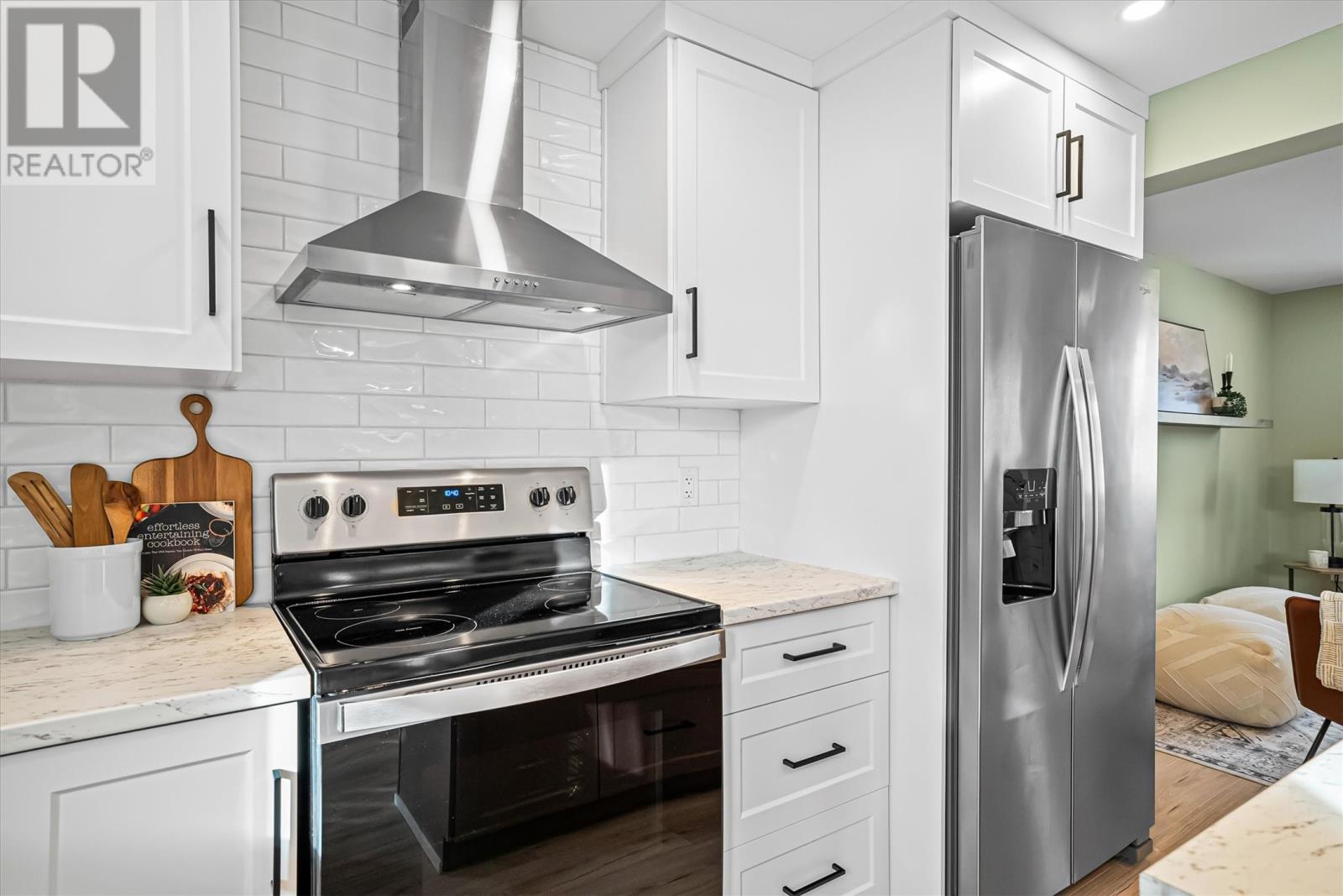 9 Stephen Place, St. John'S, NL - Indoor Photo Showing Kitchen