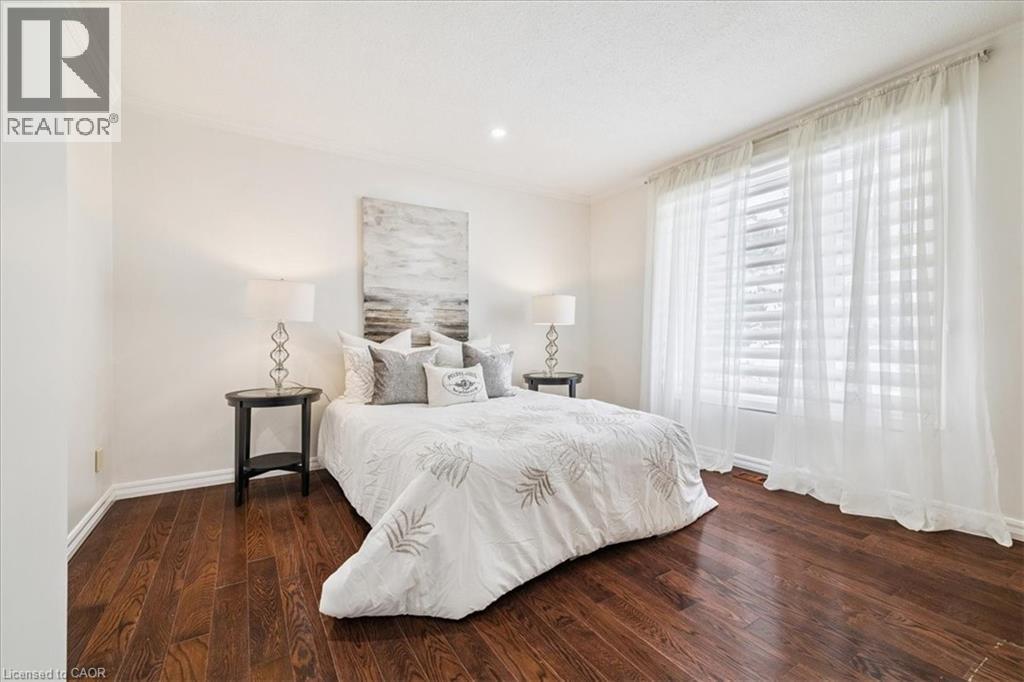 25 Bannisdale Way, Hamilton, ON - Indoor Photo Showing Bedroom