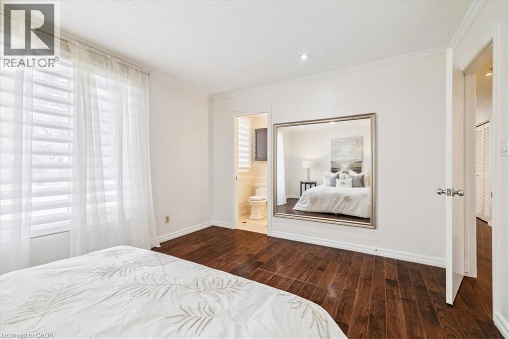 25 Bannisdale Way, Hamilton, ON - Indoor Photo Showing Bedroom