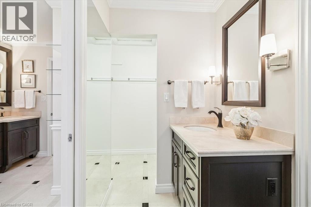25 Bannisdale Way, Hamilton, ON - Indoor Photo Showing Bathroom
