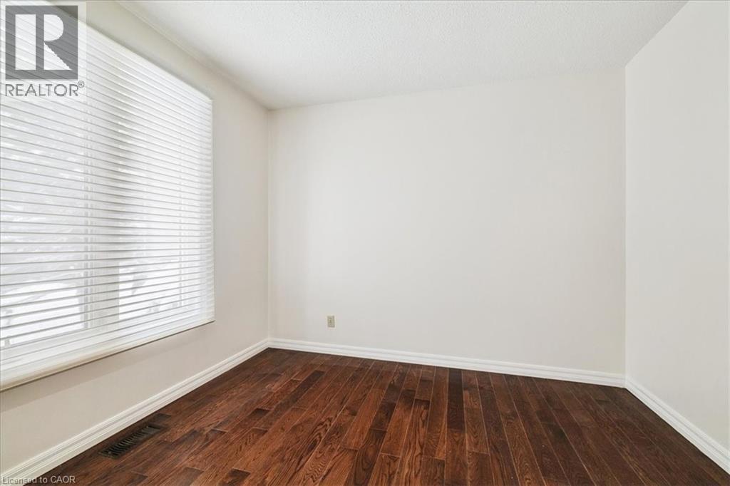 25 Bannisdale Way, Hamilton, ON - Indoor Photo Showing Other Room