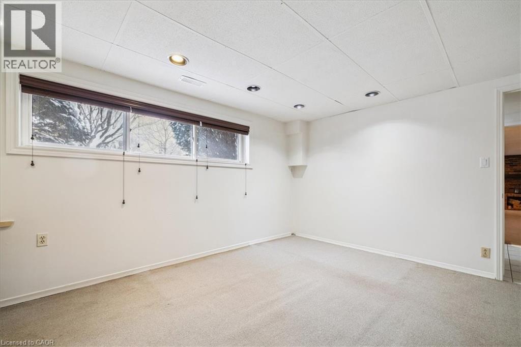 25 Bannisdale Way, Hamilton, ON - Indoor Photo Showing Other Room