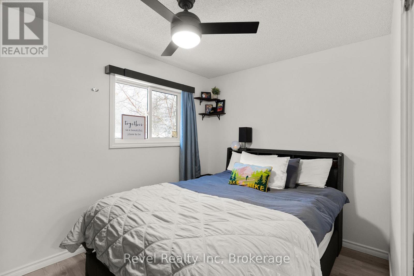 206 - 1 Georgian Bay Avenue, Parry Sound, ON - Indoor Photo Showing Bedroom