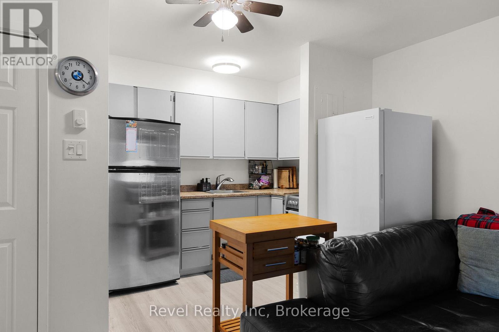 206 - 1 Georgian Bay Avenue, Parry Sound, ON - Indoor Photo Showing Kitchen