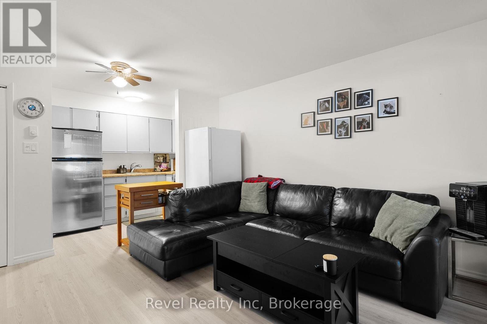 206 - 1 Georgian Bay Avenue, Parry Sound, ON - Indoor Photo Showing Living Room