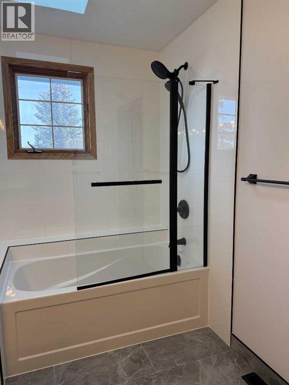 124 Edgebrook Road Nw, Calgary, AB - Indoor