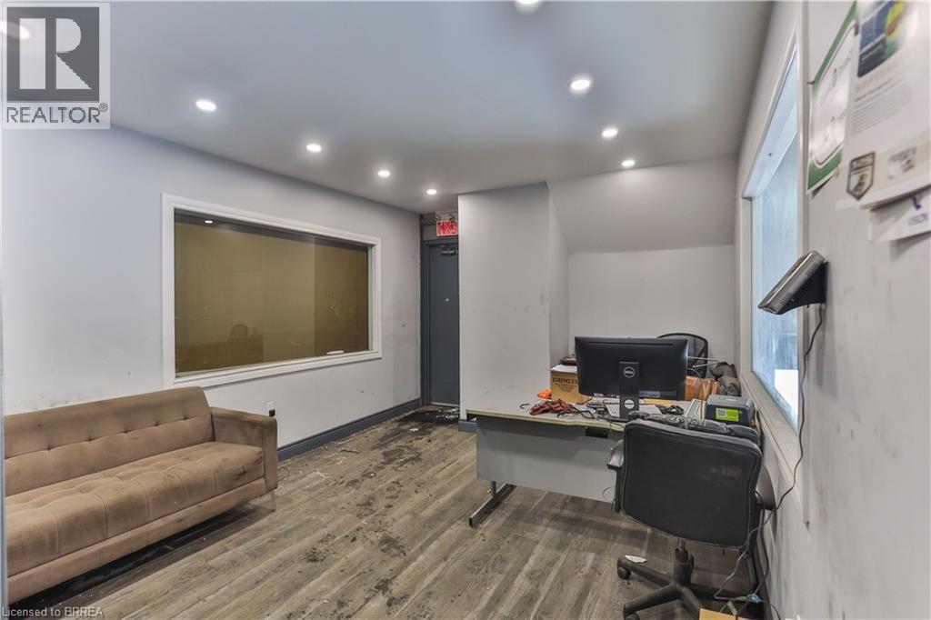 35 Sharp Road, Brantford, ON