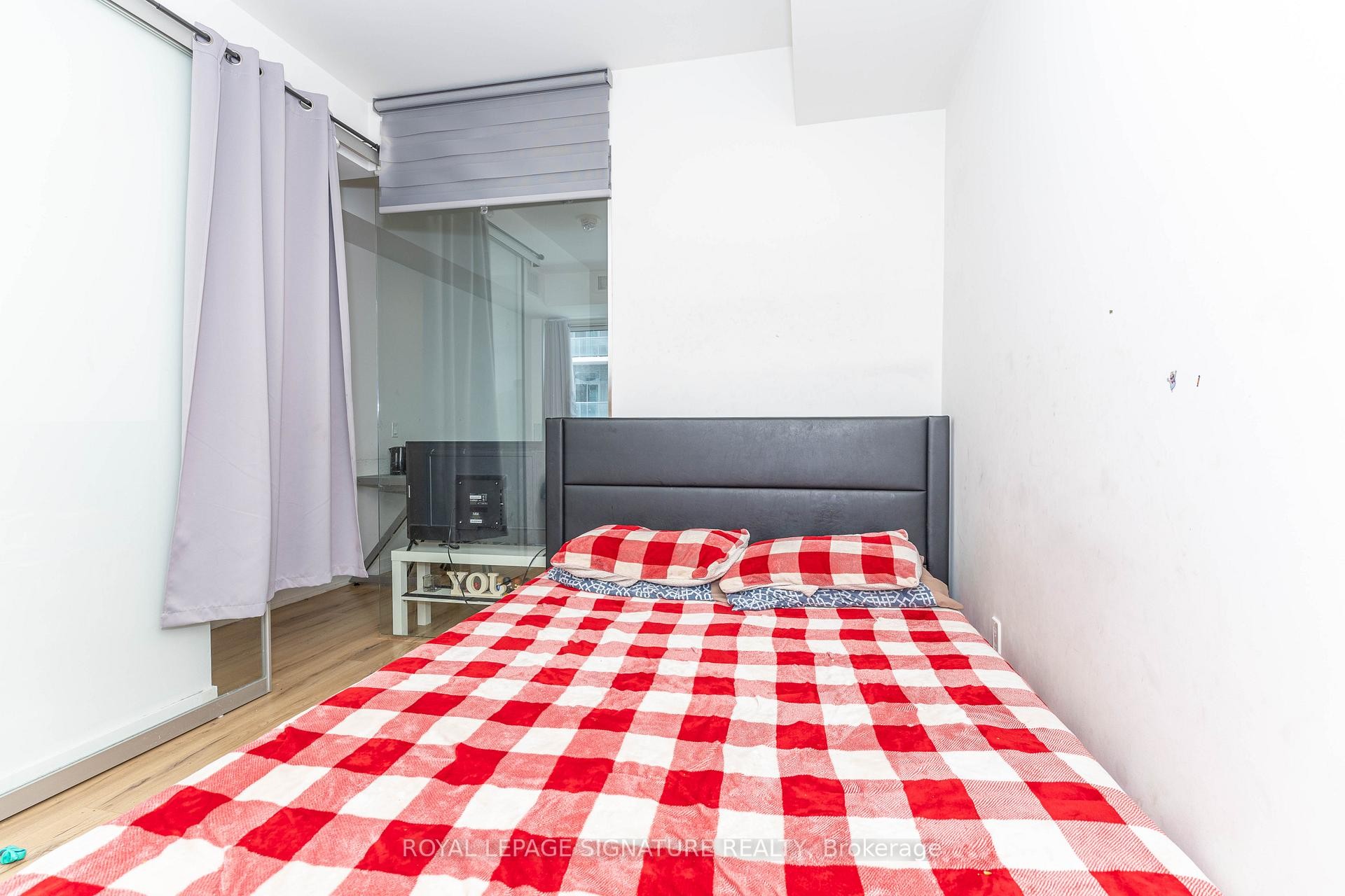 513-1195 The Queensway N/A, Toronto, ON - Indoor Photo Showing Bedroom