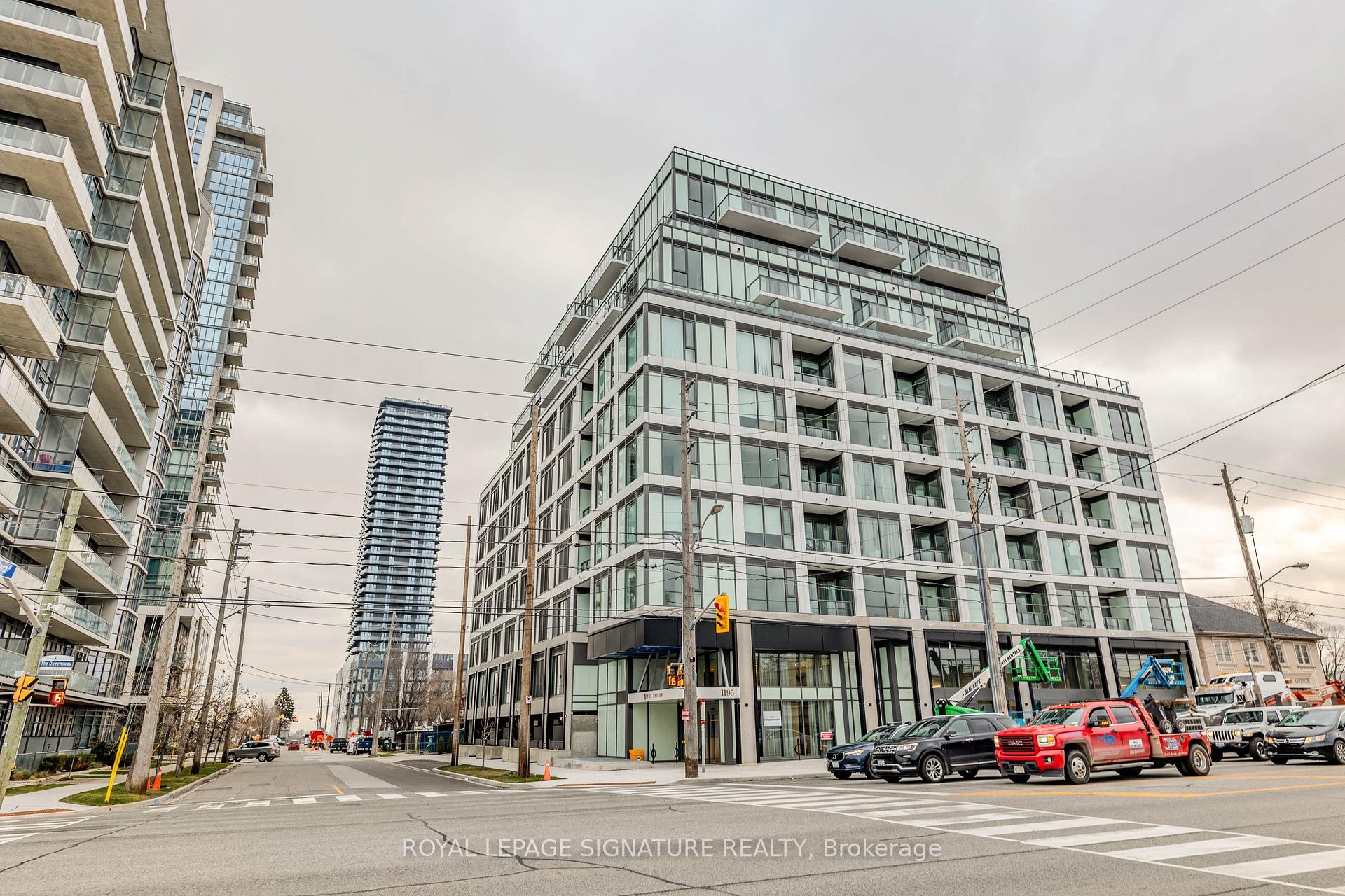 513-1195 The Queensway N/A, Toronto, ON - Outdoor With Facade