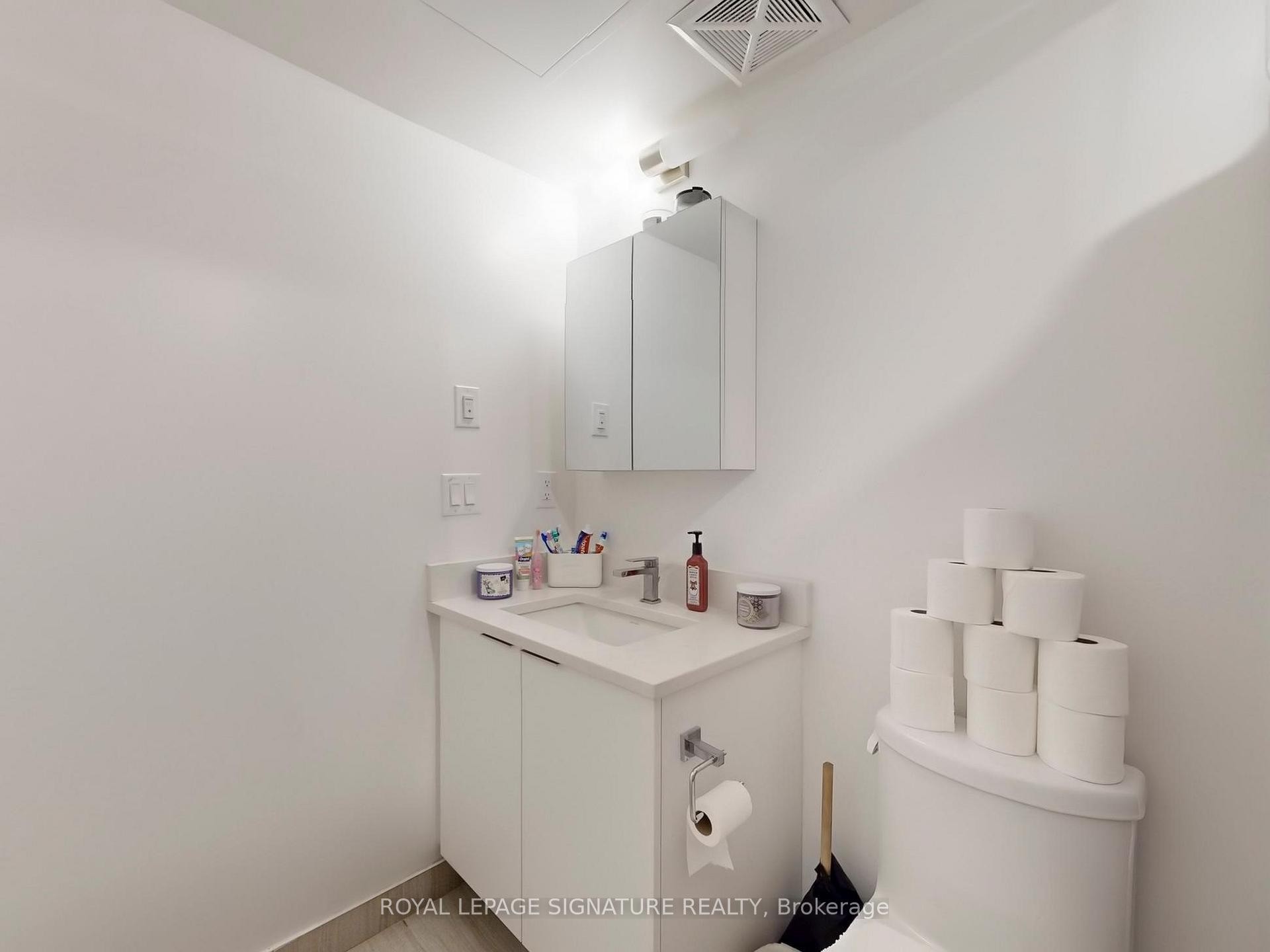 602-2033 Kennedy Road, Toronto, ON - Indoor Photo Showing Bathroom