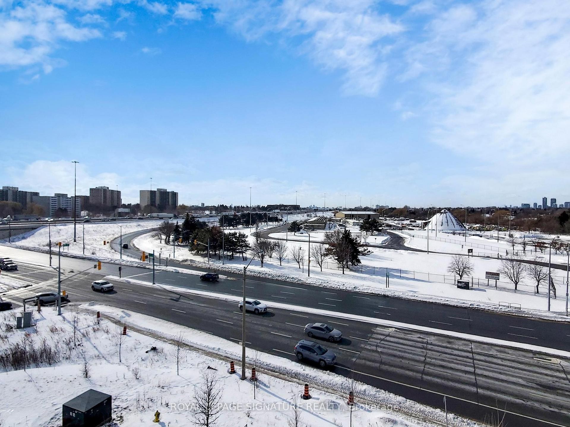 602-2033 Kennedy Road, Toronto, ON - Outdoor With View