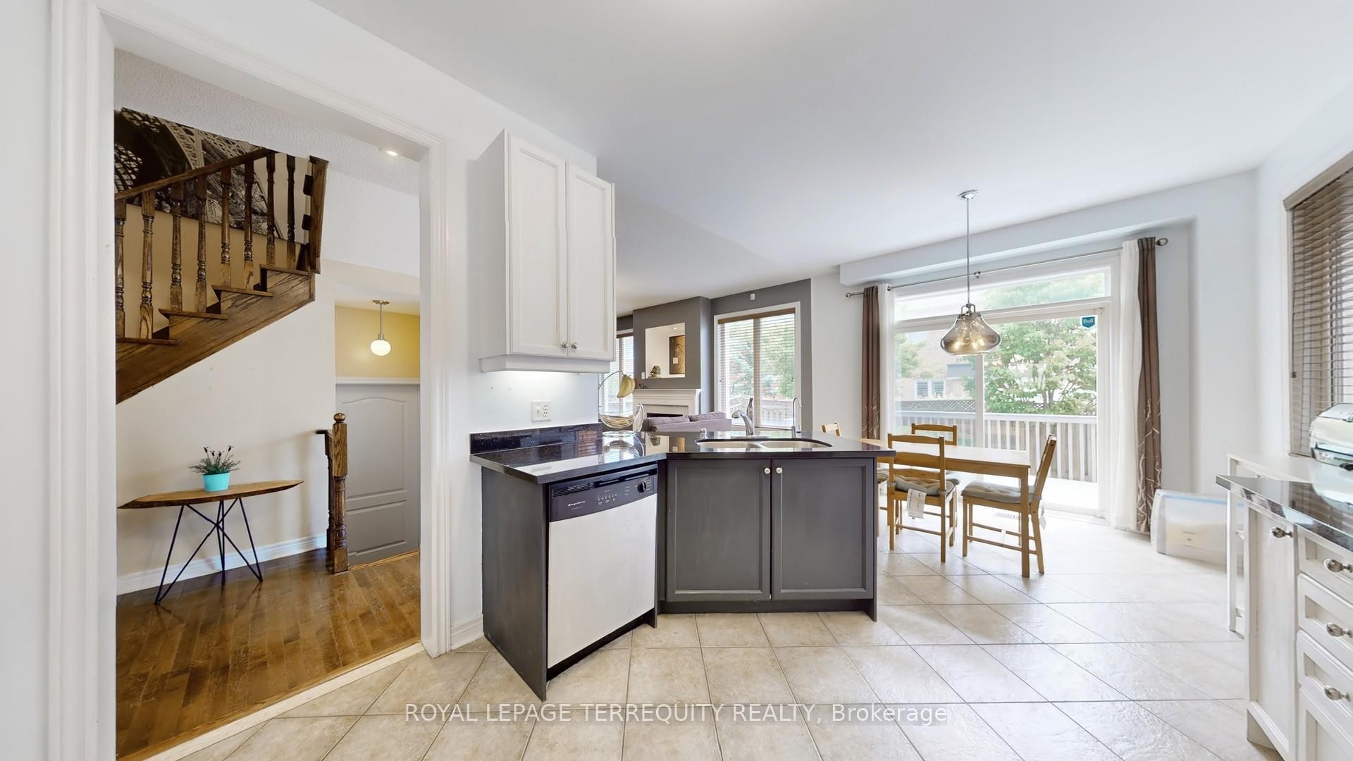 69 Vine Cliff Boulevard, Markham, ON - Indoor Photo Showing Kitchen