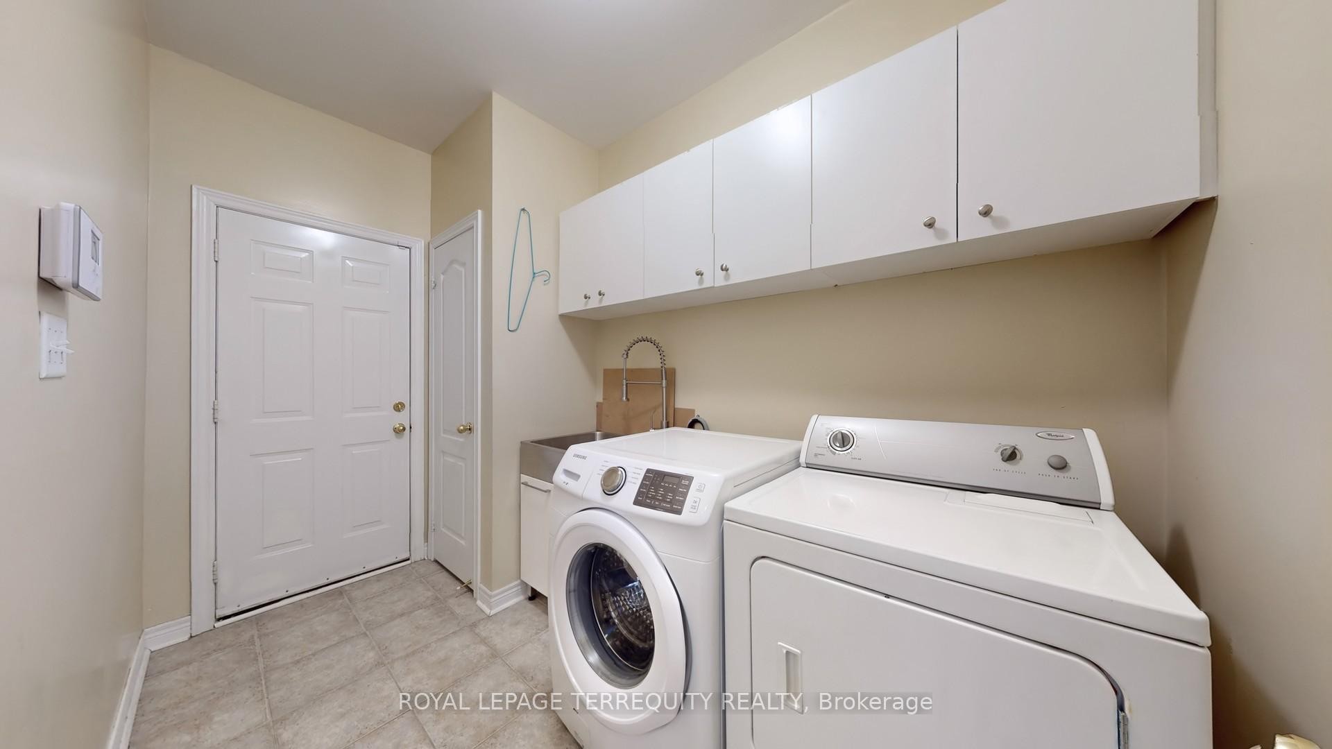 69 Vine Cliff Boulevard, Markham, ON - Indoor Photo Showing Laundry Room