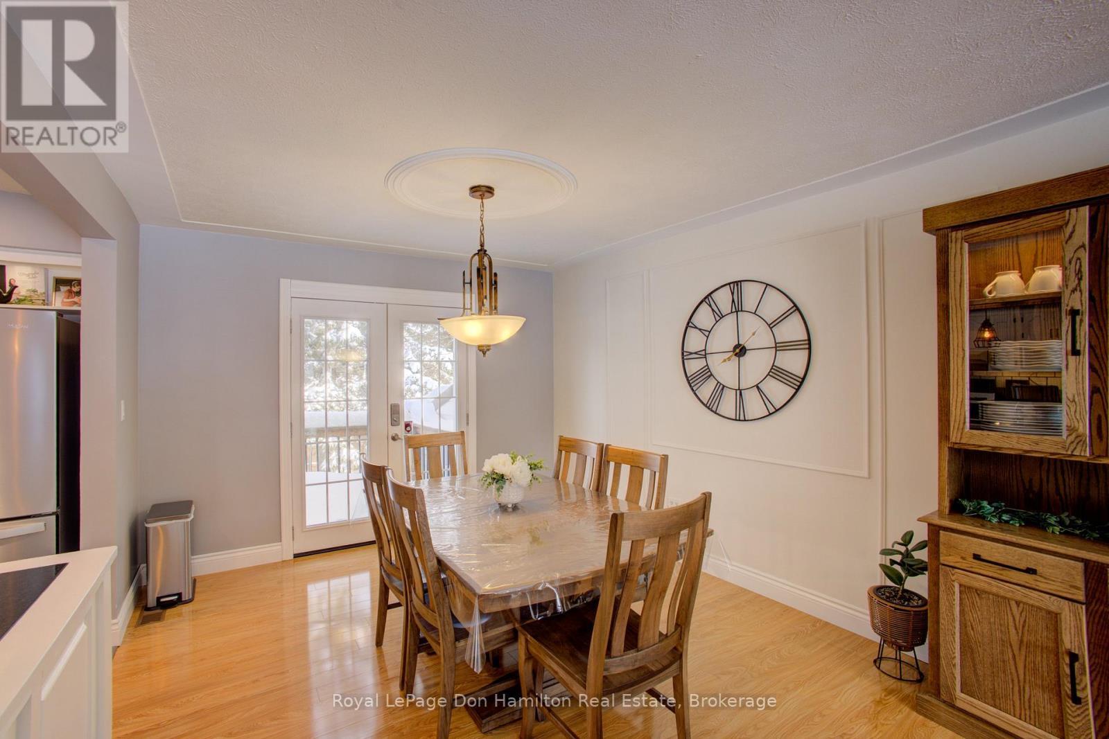 675 Prospect Street, Minto, ON - Indoor Photo Showing Dining Room