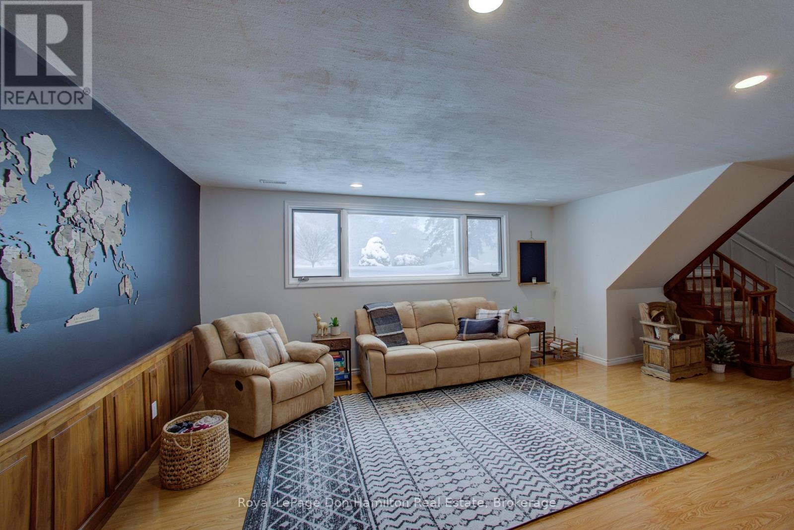 675 Prospect Street, Minto, ON - Indoor Photo Showing Other Room